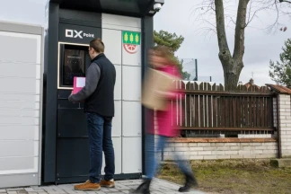 Předat doklady, nabít mobil. Miliardová firma dodává chytré boxy firmám i obcím